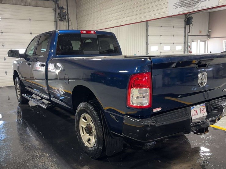2019-dodge-3500-image-3