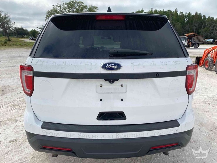 2018-ford-explorer-image-25