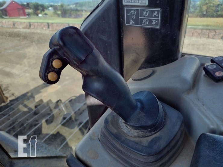 2017-caterpillar-d6n-xl-image-10