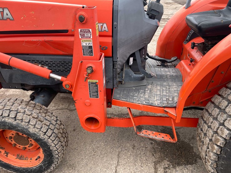 #4054-•-kubota-tractor-image-28