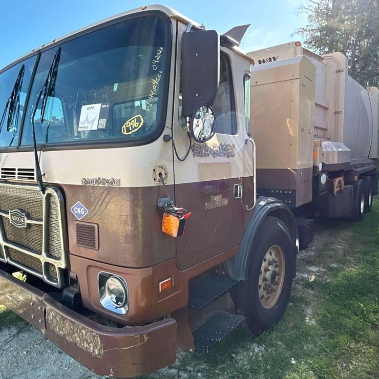 2017 AUTOCAR XPEDITOR