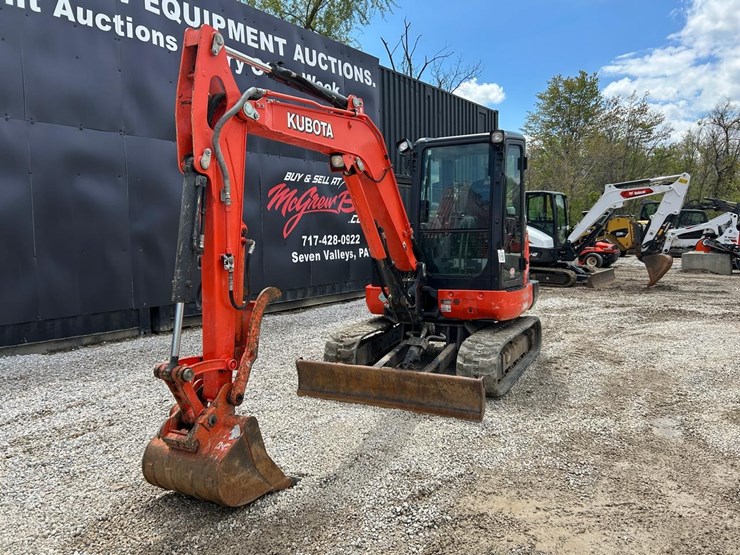 2019-kubota-kx040-4-image-7