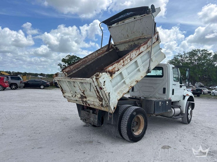 2013-international-durastar-4300-image-3