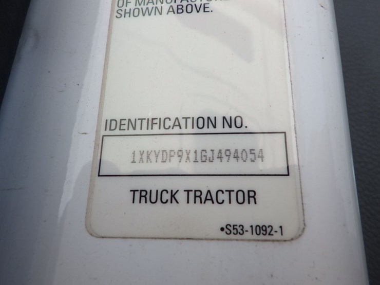 2016-kenworth-t680-image-30