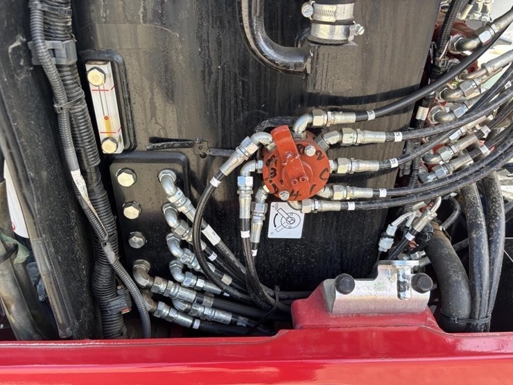 2020-takeuchi-tb240-image-47