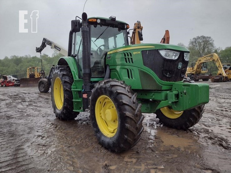 2014-john-deere-6140m-image-26