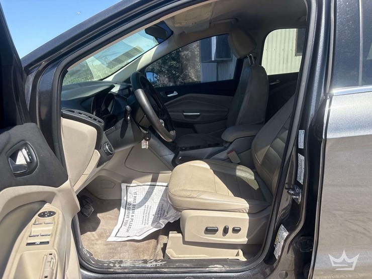 2016-ford-escape-se-image-12