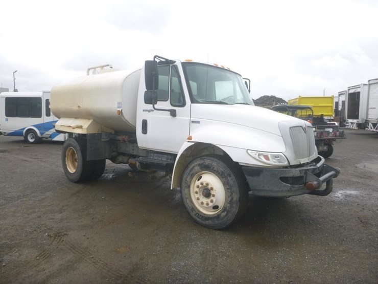 2012-international-durastar-4300-image-2
