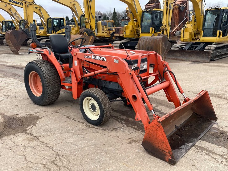 #4056-•-kubota-tractor-image-3