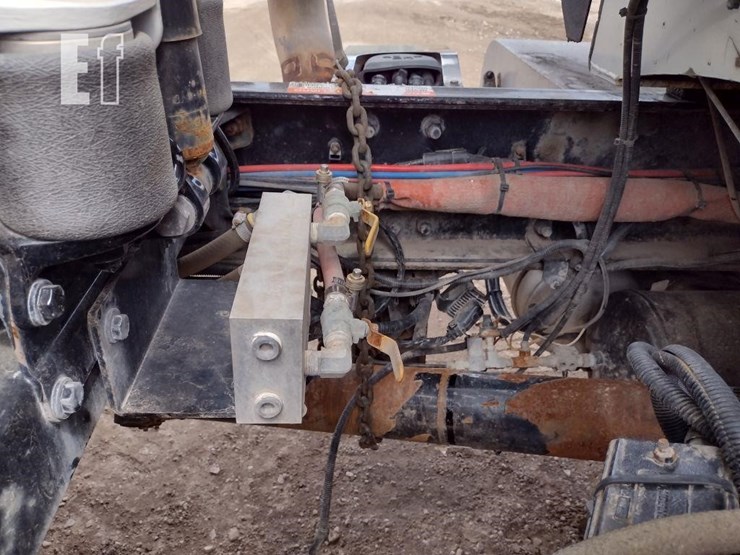 peterbilt-389-image-21