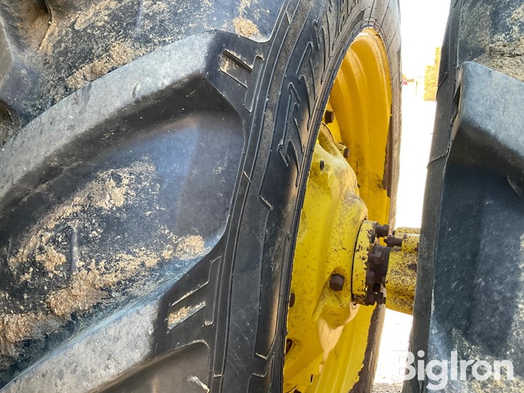 john-deere-6215r-image-11