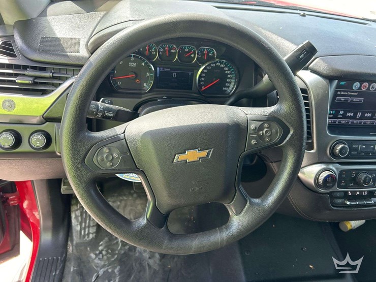 2018-chevrolet-suburban-image-11