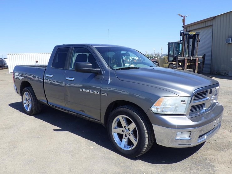 2012-dodge-1500-image-2