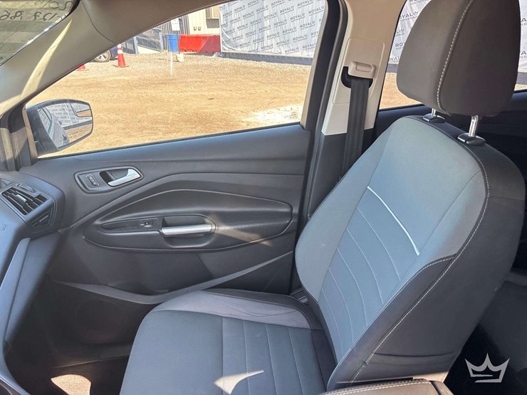 2015-ford-escape-image-17