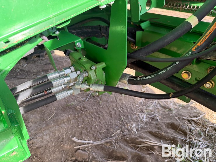 2015-john-deere-s670-image-16