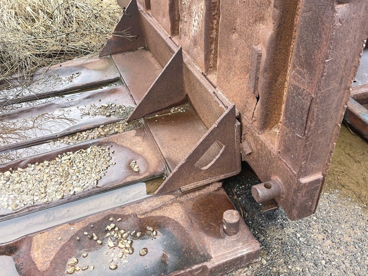 #4070-•-man-hole-trench-box-image-4