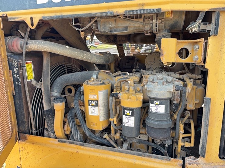 2018-caterpillar-d5k2-lgp-image-12
