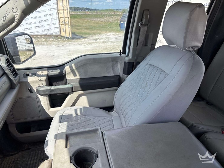 2021-ford-f250-image-27