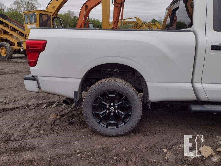 2019-nissan-titan-image-24