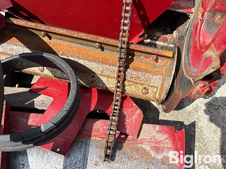 case-ih-2588-image-16
