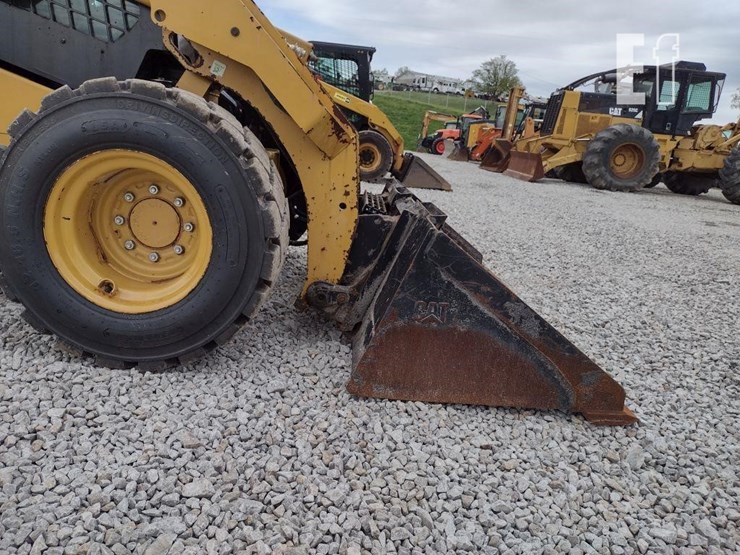 2016-caterpillar-246d-image-27