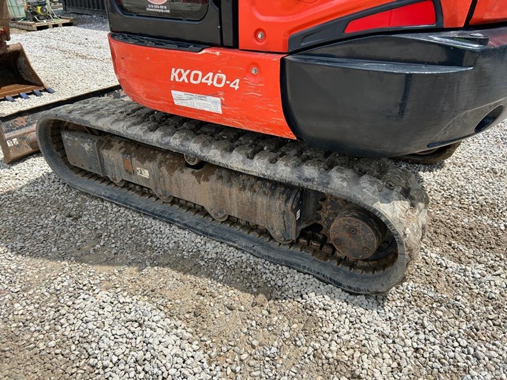 2019-kubota-kx040-4-image-16