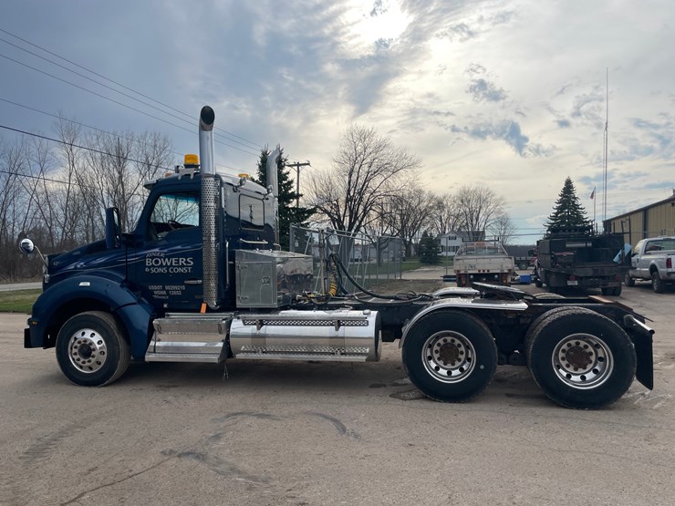 2015-kenworth-t880-image-8