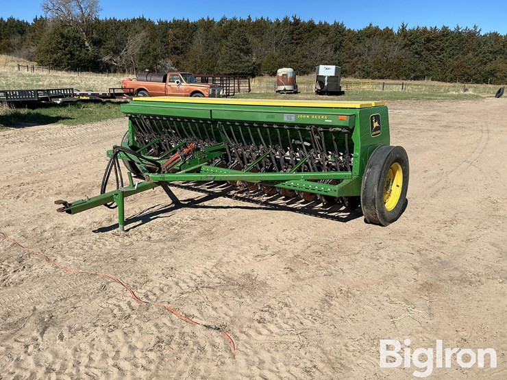 john-deere-8300-image-1