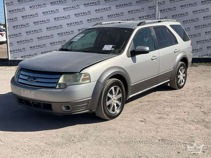 2008-ford-taurus-x-image-1