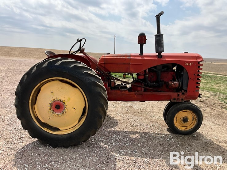 1949-massey-ferguson-44-image-4