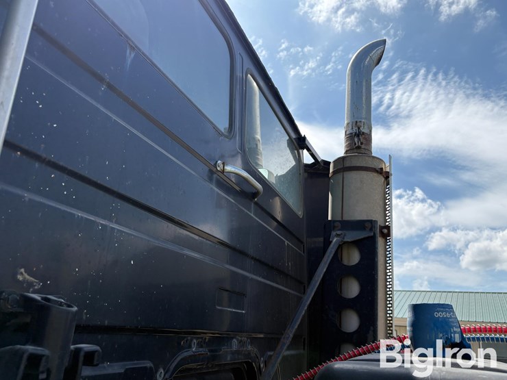 1990-freightliner-fld112-image-12