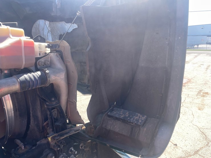 2013-mack-granite-104fr-image-138