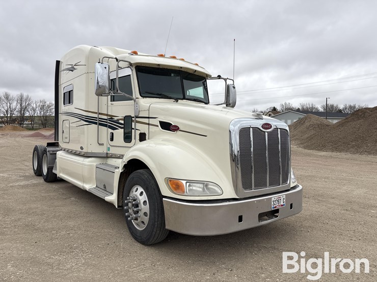 2011-peterbilt-386-image-3