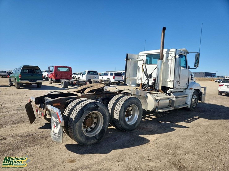 2021-western-star-5700xe-image-4