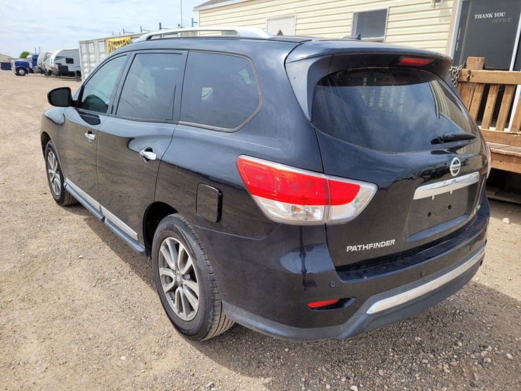 2013-nissan-pathfinder-image-8
