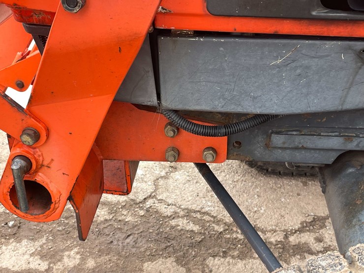 #4056-•-kubota-tractor-image-40
