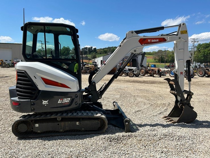 2023-bobcat-e32-image-5