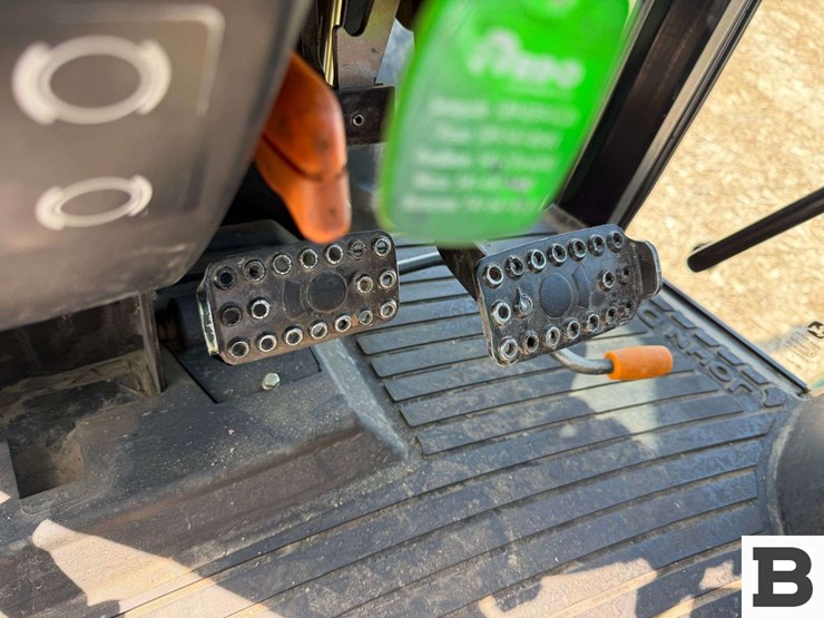 2009-john-deere-6115d-image-64