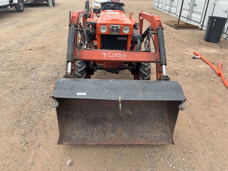 1991-kubota-b7100-image-8