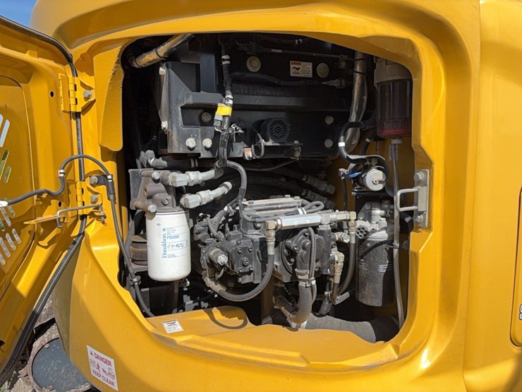 2023-kobelco-sk140sr-lc-7-image-15
