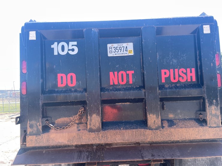 #4014-•-2013-quad-axle-mack-dump-truck-(has-wi-title)-image-30