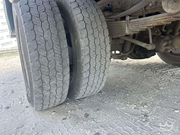 2005-ford-f450-image-27