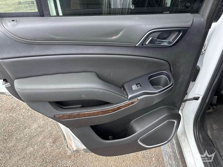 2019-chevrolet-tahoe-image-21