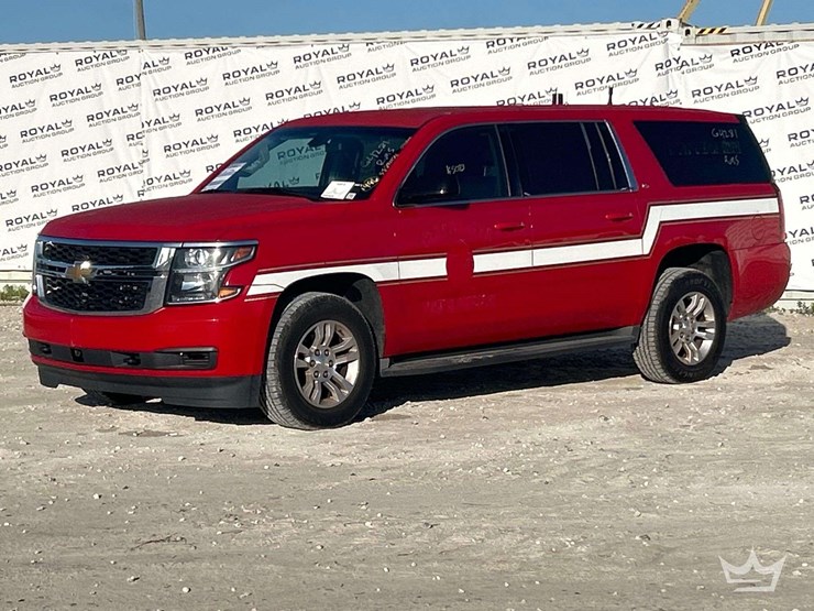 2016-chevrolet-suburban-image-1