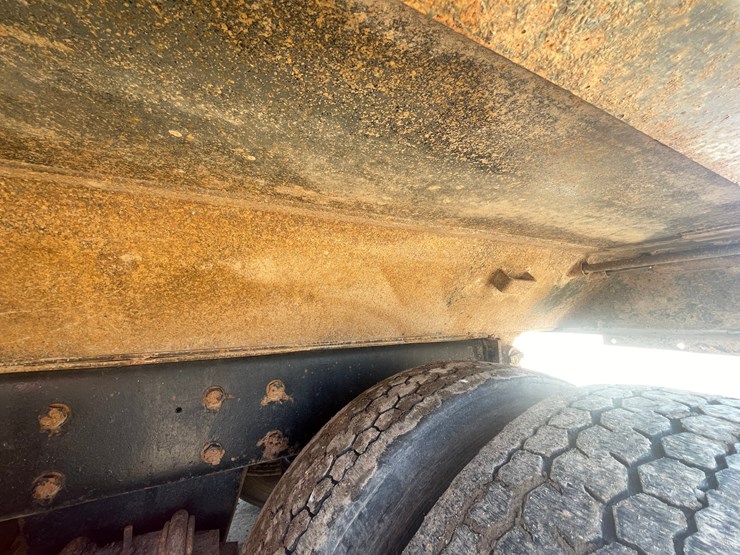 #4013-•-2000-quad-axle-mack-dump-truck-(has-wi-title)-image-78