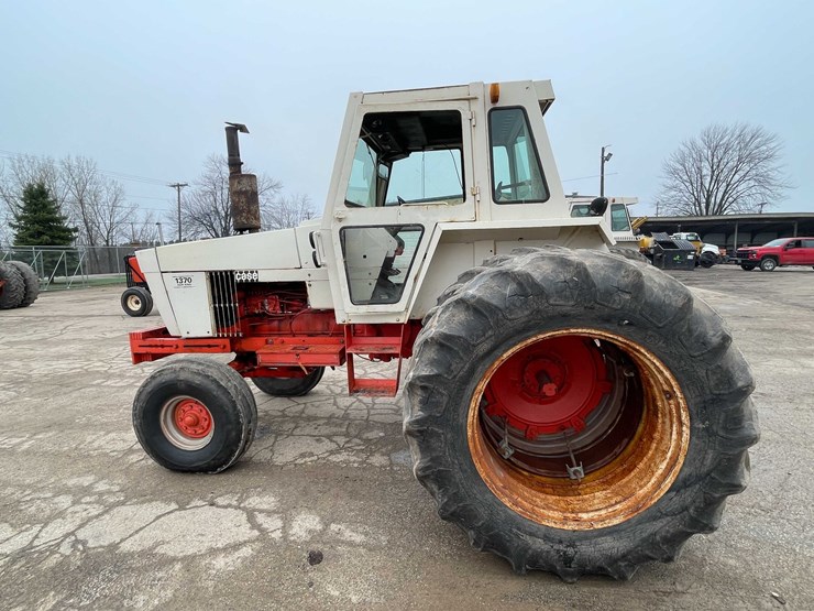 #4064-•-case-1370-tractor-image-8