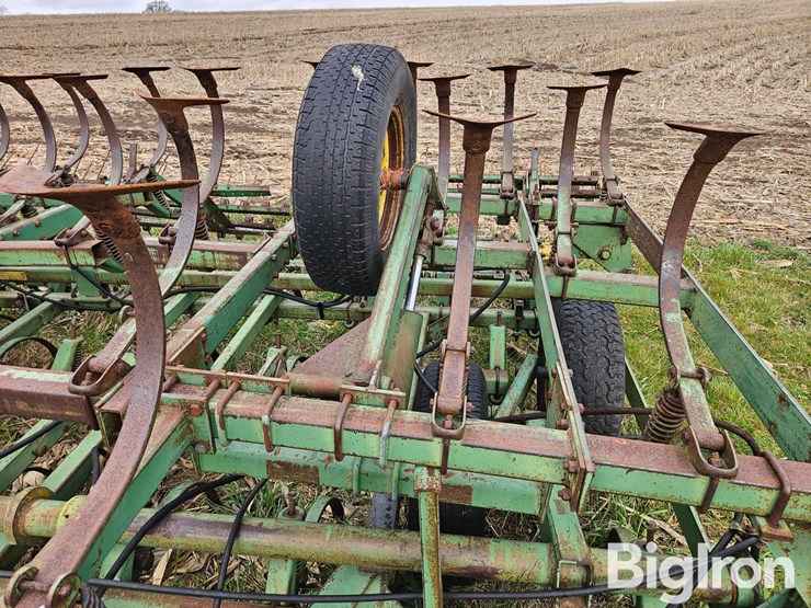 john-deere-1010-image-14