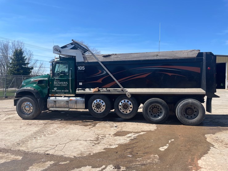 #4014-•-2013-quad-axle-mack-dump-truck-(has-wi-title)-image-8