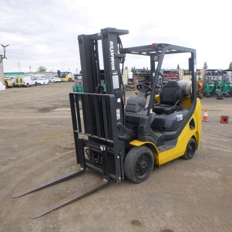 KOMATSU FG25ST-16