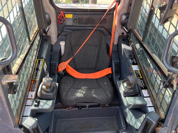 2019-deere-333g-image-16